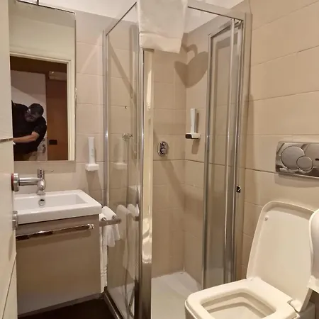 Matteotti25 Nocleg ze śniadaniem Turyn